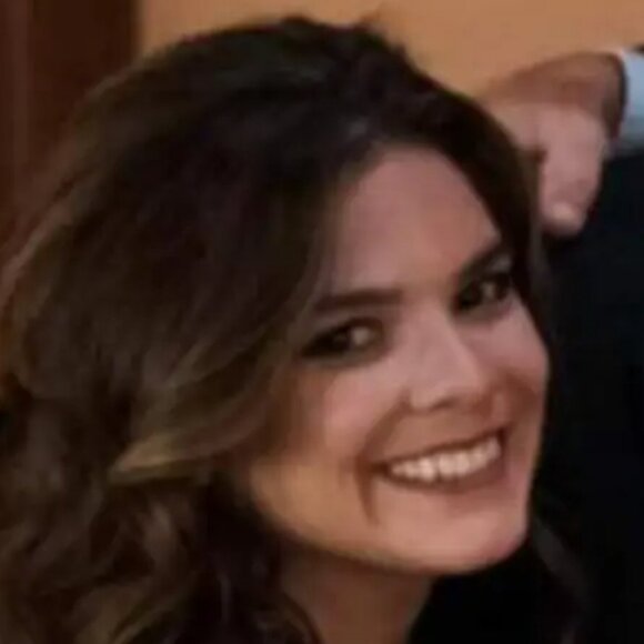 Meet your Posher, Erin - Picture 2 of 2